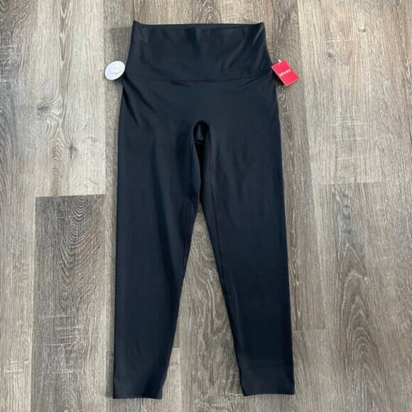 NWT Spanx Soft and Smooth 7/8 Leggings in Black - Size: Medium - Picture 1 of 7
